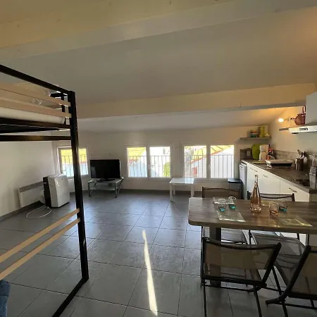 Apartment Centre-ville A 150m De La Plage, 4 Pers., Mezzanine, Cuisine Equipee, Proche Commerces - Fr-1-701-51 Valras-Plage