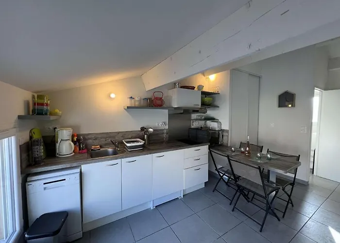 Centre-ville à 150m De La Plage, 4 Pers., Mezzanine, Cuisine équipée, Proche Commerces - Fr-1-701-51 Apartamento